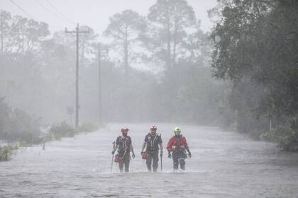 Con la temporada de huracanes a punto de comenzar, la Casa Blanca busca limitar el rol federal en la respuesta a emergencias y trasladar la responsabilidad a los estados