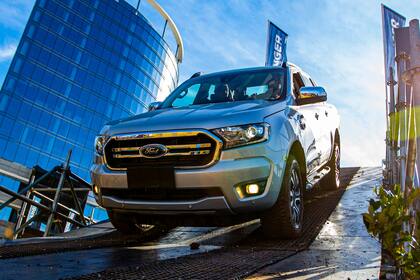 Con la ya lanzada Nueva Ranger y tres nuevas camionetas de acá a fin de año, Ford ofrece la más completa gama de vehículos versátiles para el campo y la vida personal
