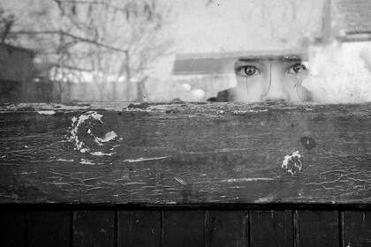 Con las escuelas cerradas y los centros de salud abocados a la atención de la pandemia, los chicos y las chicas son mucho más vulnerables a que las agresiones que sufren permanezcan en las sombras; distintas campañas buscan poner bajo la lupa una realidad que alarma