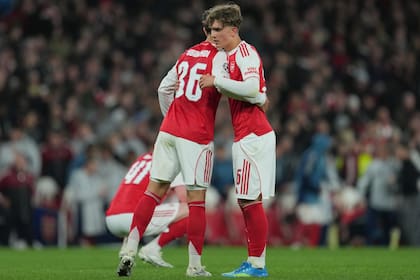 Con lo justo, Arsenal derrotó a Sporting Lisboa y se metió en semifinales por segunda edición consecutiva