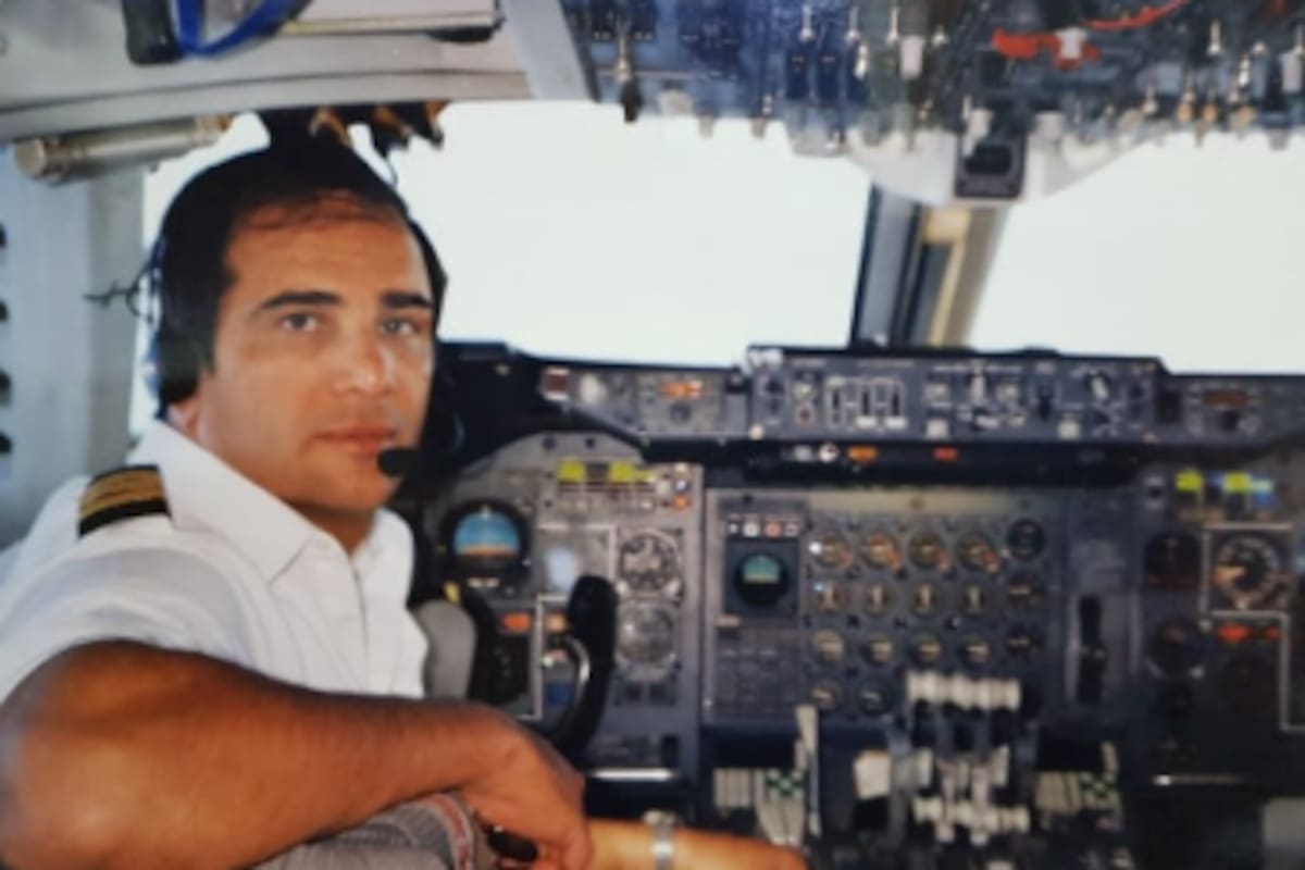 Con los años y cientos de horas de vuelo sobre sus espaldas, Malatini dio el salto a la aviación comercial e ingresó a Aerolíneas Argentinas, donde alcanzó el rango de comandante