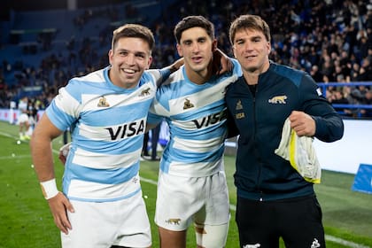 Con Lucio Cinti y Gerónimo Prisciantelli, festejando la victoria ante Nueva Zelanda en Vélez