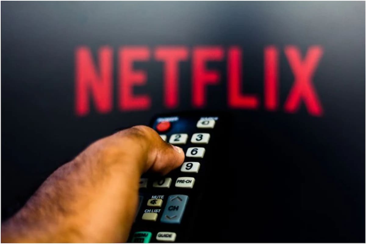 Con más de 50 millones de reproducciones en la última semana, Alerta Roja arrasó con todos los récords de Netflix y se convirtió en uno de los títulos más vistos
