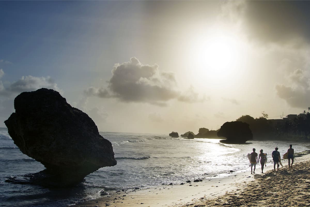 Con más de 60 playas, reúne los mejores atributos de las Antillas junto a propuestas que exploran la historia colonial, el ron, el carnaval y el mundo subacuático en un plan alternativo