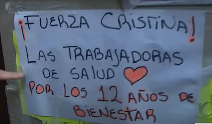Con mensajes escritos en carteles los militantes manifestaron su apoyo