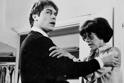 Con Miguel Ángel Solá, que protagonizó el primer largometraje de Bemberg, Momentos, en 1981.