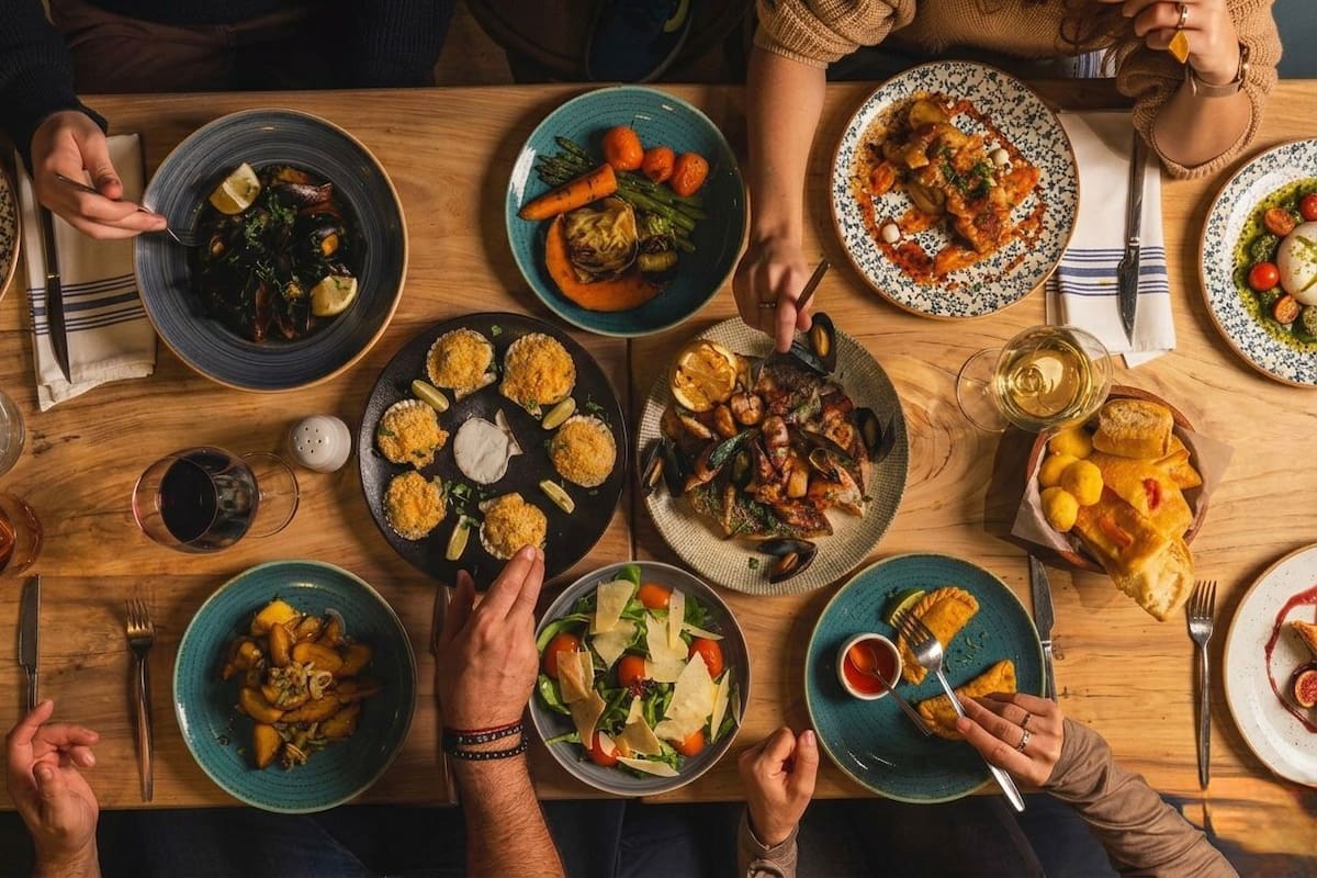 Con motivo de Semana Santa y Pascua, Mare by Fran presenta una propuesta especial centrada en los sabores de mar. Se trata de un menú de cuatro pasos con bebida incluida, pensado