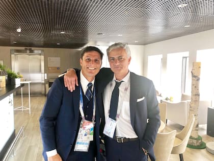 Con Mourinho, DT de Inter en la temporada 2010 del 'triplete'; junto con Bielsa, el portugués fue el gran entrenador de la carrera de Zanetti
