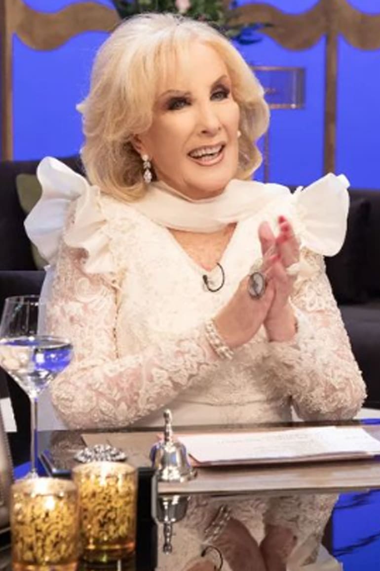 Con mucha emoción, Juana Viale y Mirtha Legrand regresaron a la pantalla y LA NACION estuvo ahí para ver de cerca todo los entretelones