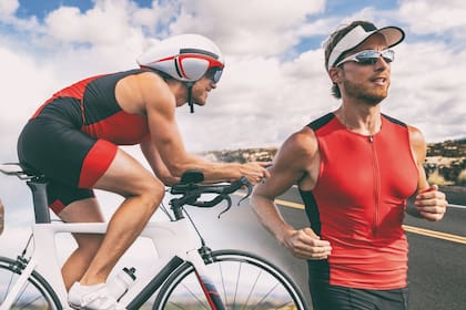 Con origen en el triatlón, el duatlón asocia dos disciplinas en un mismo deporte: atletismo y ciclismo