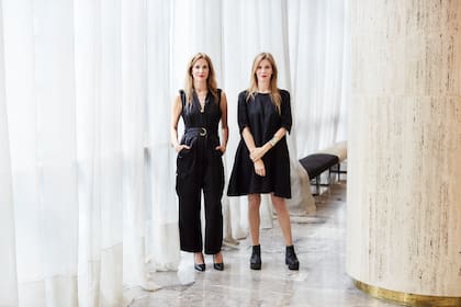"Con Paula tenemos el mismo gusto. Ahora llevamos el pelo igual por la obra, pero sucede que vamos a comprar ropa por separado y volvemos con lo mismo", dice María