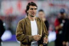 A River le tambalea la fórmula Riquelme y los puentes con el nombre prohibido ya no tienen barreras