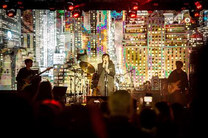 Con presencia de miles de jóvenes, arrancó Ciudad Emergente, que se celebrará hasta el domingo con decenas de shows