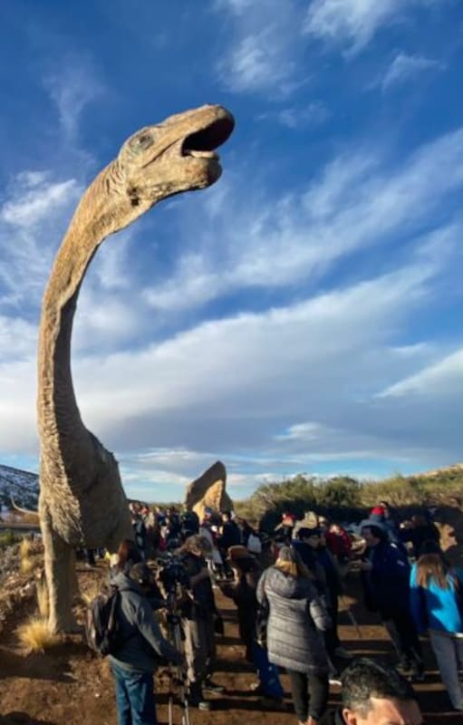 Con rastros únicos y réplicas de animales, se inauguró el Parque Municipal de Huellas de Dinosaurios