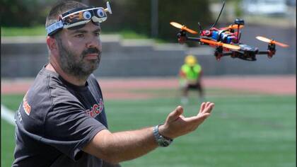 Con reglas incipientes, las carreras de drones buscan posicionarse como una competencia que busca destacar las destrezas de sus pilotos