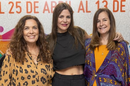 Con Sandra y Marita, en la presentación de su libro