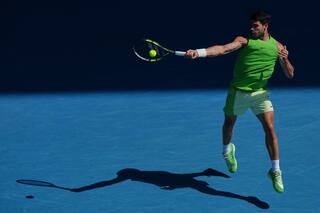 Con saque renovado, Carlos Alcaraz se instala en cuartos de final del Abierto de Australia