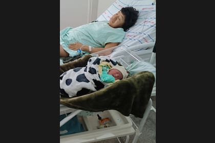 Con solo 3 mujeres, una tribu amazónica afrontó la extinción
Un parto inesperado da nueva esperanza