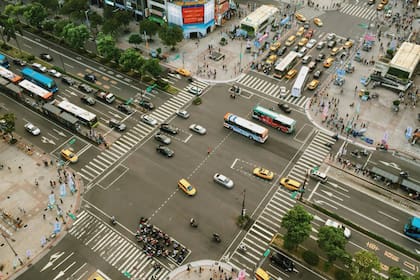 Con solo ocho cámaras con inteligencia artificial detectaron casi 29.000 infracciones de tránsito