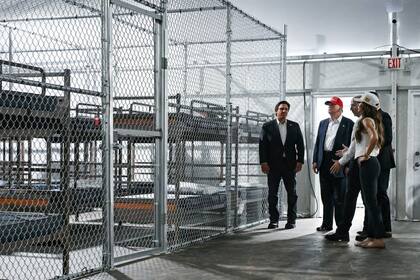 Con solo ocho días de obra, el gobierno de Florida pretende superar la rapidez con que erigió Alligator Alcatraz en los Everglades