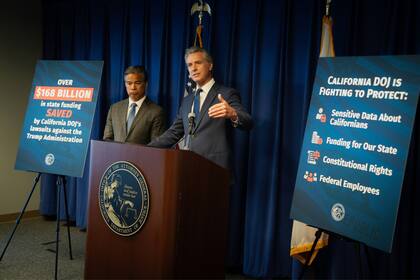 Con solo US$5 millones, California bloqueó medidas de la Casa Blanca que intentaban congelar financiamiento federal por un total de US$168.000 millones