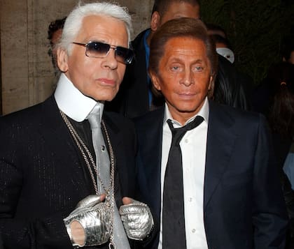 Con su amigo, el diseñador italiano Valentino, en una foto tomada en 2005