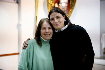 Con su hermana Agustina, quien al igual que su mamá fue un pilar clave en su recuperación
