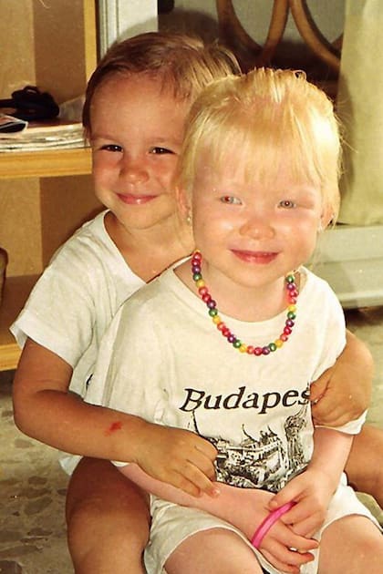 Con su hermano Alejandro, que tiene su misma edad