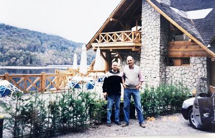 Con su maestro del mundo de la hotelería, Juan Kratzmaier.