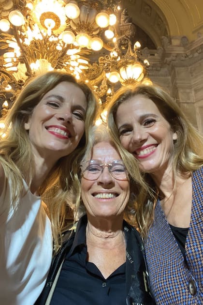 Con su mamá, Renée “Lichi” Corsiglia, muy sonrientes.