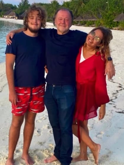 Con su marido, Enrique Piñeyro, y Theo, el hijo de ambos