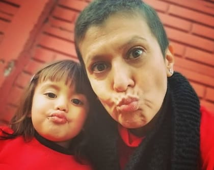 Con su nieta Oli, de tres años.