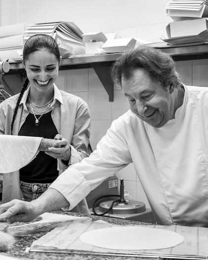 Con su padre, Jacques Genin, figura central de la alta chocolatería parisina