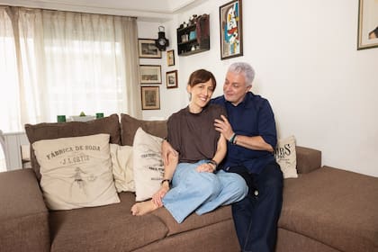 Con su pareja desde hace más de veinte años, la abogada penalista Daniela Carrara. “Mis siete años en Nueva York fueron un ciclo. Ya había recorrido el mundo y creo que necesitaba un poco de familia, amistad y una mujer con quien compartir mi desgracia y también mi felicidad”, dice Ottini, quien nació en Soresina, Italia.