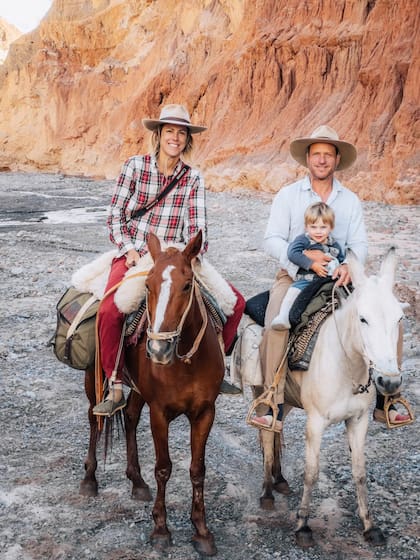 Con su pareja, Jesse Randall, y su hijo Pampa