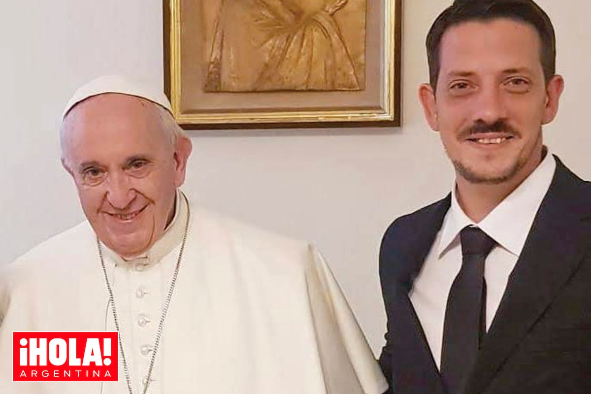 Con su tío, el papa Francisco, durante una visita que José Ignacio hizo a Roma, en 2019. “Ni él ni nosotros nos imaginamos que sería elegido papa. Cuando se fue para participar en el cónclave, le dijo a mi mamá: ‘Nos vemos de vuelta, Gordita’. Esa vuelta nunca llegó”, evoca José