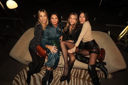 Con sus amigas exmodelos: Lorena Ceriscioli, Mariana Arias y Andrea Bursten