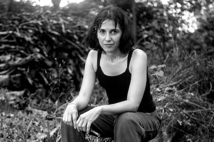 Con sus impulsos artísticos y su forma de practicar la libertad y la independencia en el rock, el cine y la literatura, Rosario Bléfari marcó a más de una generación y despertó una despedida sin precedentes. Este jueves se cumple un mes de su muerte