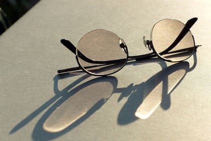 Con tan solo dos ingredientes de cocina es posible limpiar de manera fácil y efectiva los anteojos