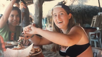 Con tanta exigencia, a los 14 años desarrolló una gastritis, la cual le generó un gran descenso de peso, que fue alentado y estimulado, aun a sabiendas de que era producto de una enfermedad.