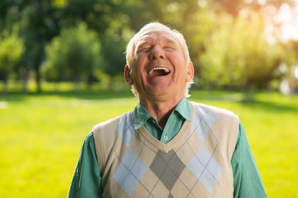 Con técnicas de reconocimiento de voz y aprendizaje automático, investigadores de España han desarrollado un sistema para identificar la enfermedad de Parkinson mediante el análisis de las risas grabadas a los pacientes