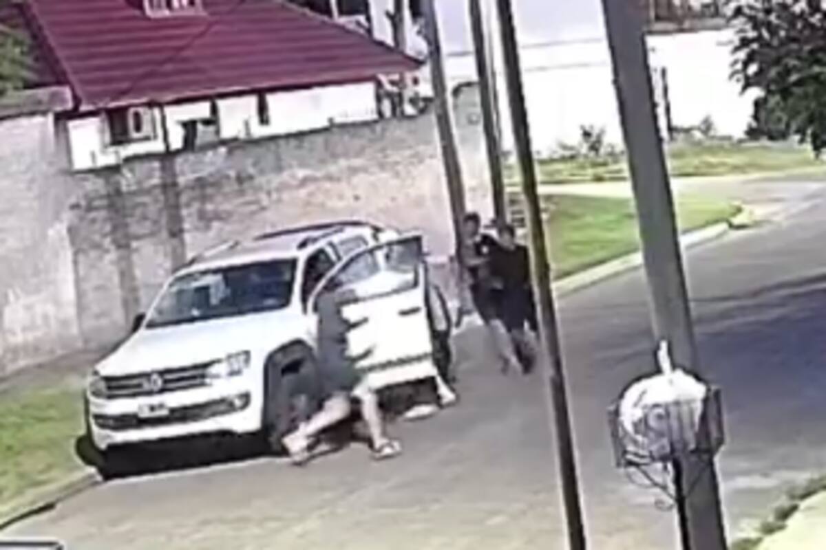 Con total impunidad, los 4 jóvenes delincuentes atacaron a un vecino en Quilmes