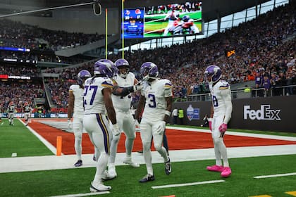 Con touchdown al final de Jordan Addison, Vikings vencen 21-17 a Browns en Londres