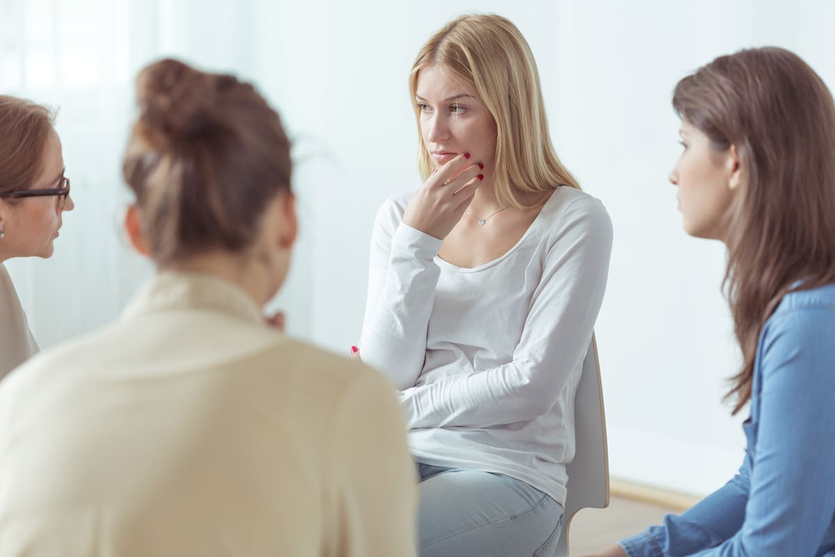 Con tratamientos gratuitos, especialistas ayudan a atravesar el momento de diferentes maneras