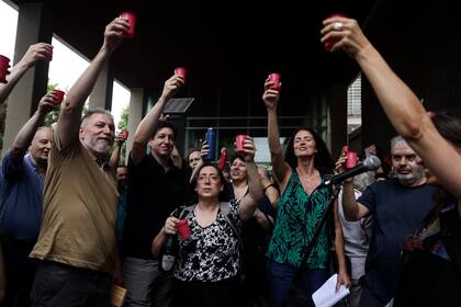 Con un brindis simbólico, denunciaron que en los últimos dos años el sistema científico registró una caída presupuestaria cercana al 70%