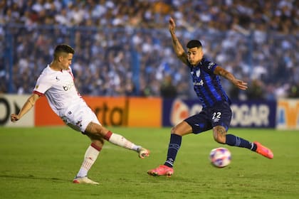 Con un cargo de 80 mil dólares y una opción de compra de US$ 600 mil por la mitad del pase, Joaquín Pereyra arribó a Atlético Tucumán, desde Rosario Central; el talentoso estratego, de 23 años, en 2017 fue parte de la selección Sub 20