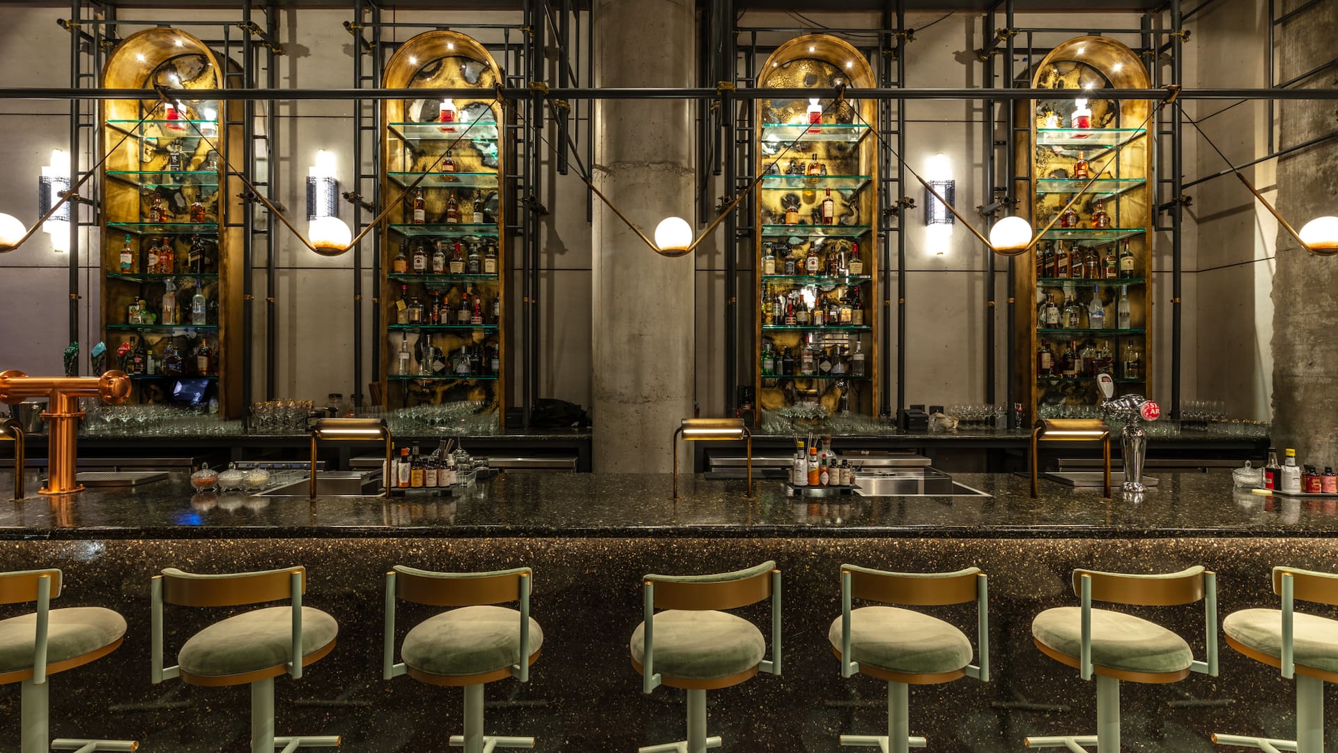 Con un diseño inspirado en El Gran Gatsby, el premiado Osten traslada al glamour de los años 20 americanos.