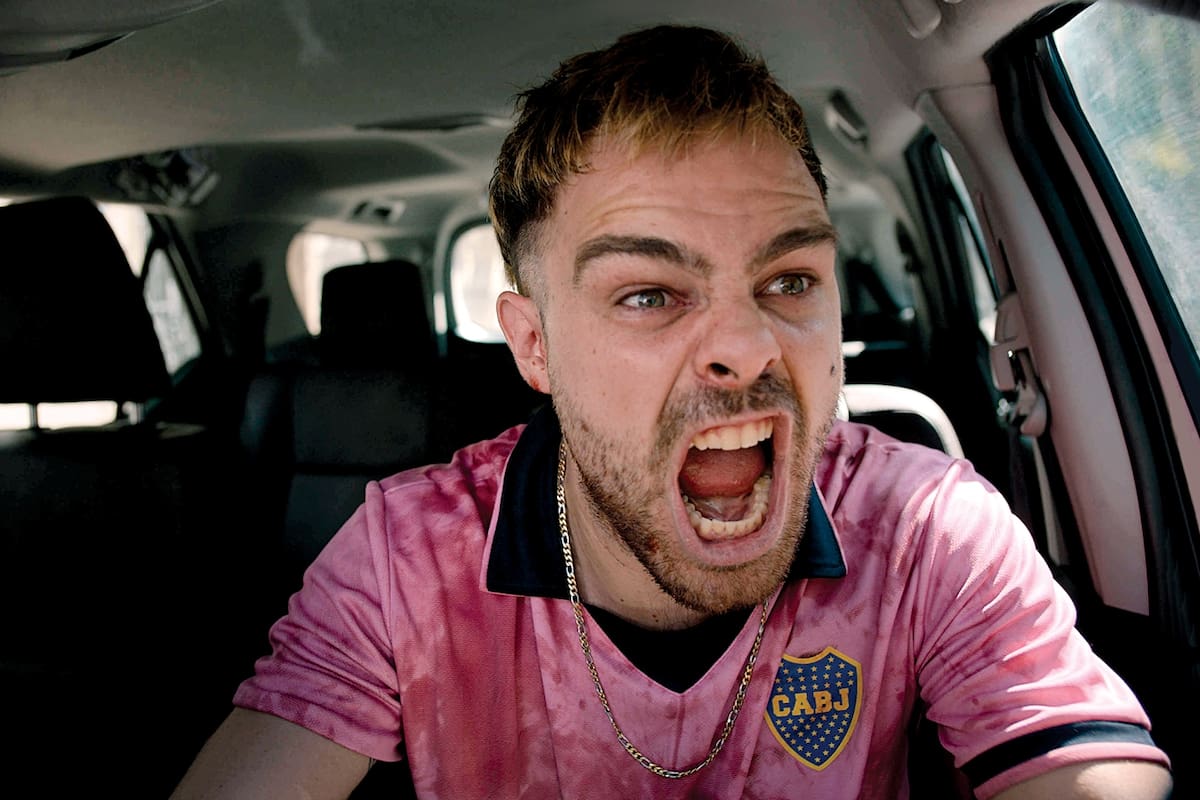 Con un eficaz Peter Lanzani, el film de Mariano Cohn supera el desafío de transcurrir en una sola locación