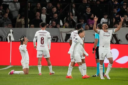 Con un gol de Agustín Canobbio, Fluminense descontó en Vicente López y pasó de ronda
