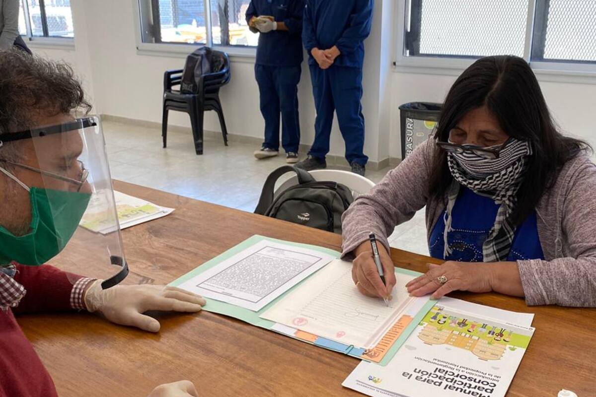Con un protocolo de distanciamiento y medidas de higiene se pudieron escriturar 220 viviendas sociales